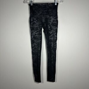 Spanx Medium Black Faux Leather Metallic Camo‎ Leggings